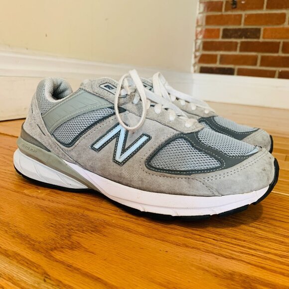 New Balance 990v5 “Castlerock” Grey Silver Sneaker Women's Size 9.5 Men's size 8 - Picture 1 of 11
